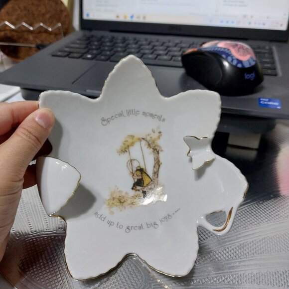 Holly Hobbie Genuine Porcelain Set Small Vase Decor Mini Jewelry Organizer Plate - Picture 4 of 15